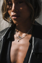 Elegant Faux Pearl Pendant Necklace
