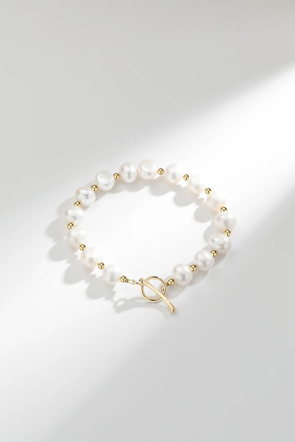 Elegant Faux Pearl Bracelet