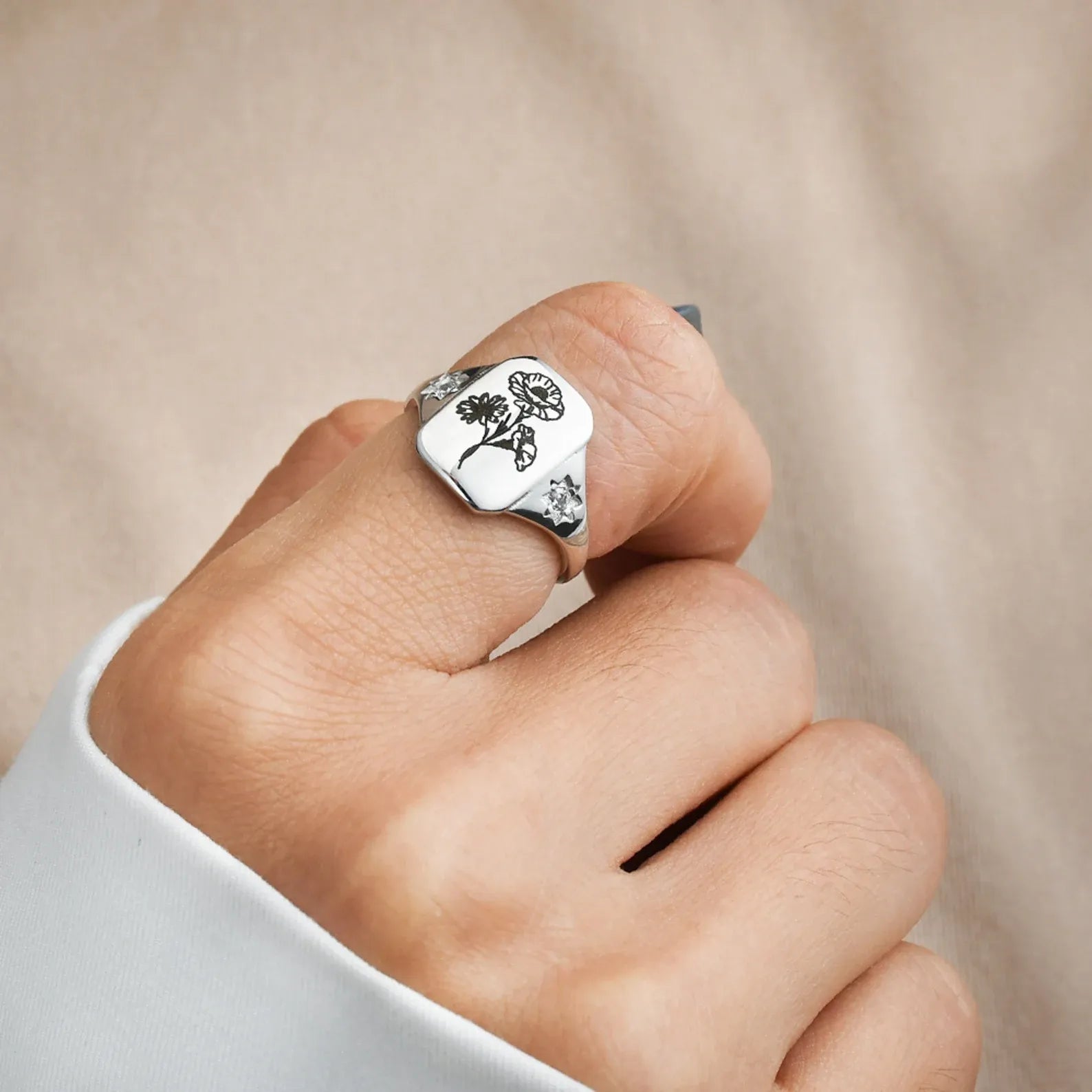 Custom Birth Flower Ring – Personalized Floral Design Ring with Engraved Birth Month Flower, Perfect Gift for Any Occasion TJ