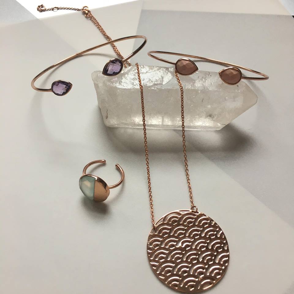 Elegant Geometric Rose Gold-Tone Pendant Necklace